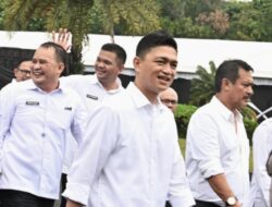 Pasangan Uji-Sah Antusias Ikuti Gladi Bersih Pelantikan Kepala Daerah Meski Diguyur Hujan