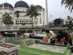 Doa Ziarah Kubur saat Lebaran Idul Fitri 2025 Arab, Latin, dan Artinya