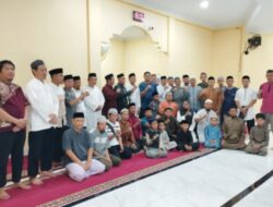Bupati Bantaeng Uji Nurdin Shalat Subuh Berjamaah, Diringi Doa Ustadz Fhajri Amal