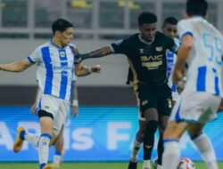 Persib Tertahan Dewa United 2-2 di Banten International