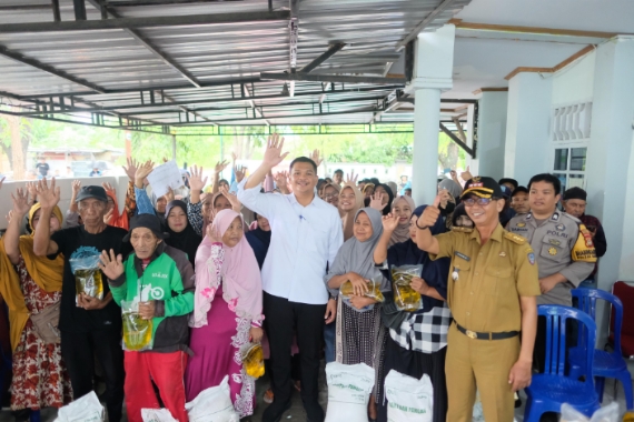 31 Ribu Warga Terima Beras dan Minyak Gratis