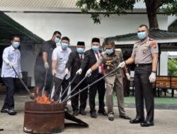 Sinergi Aparat Bantaeng Kawal Pemusnahan Barang Bukti Inkracht