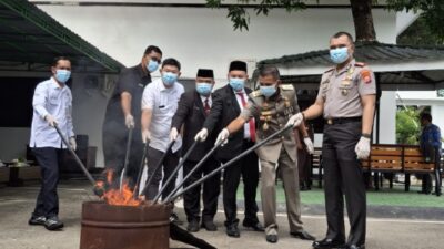 Sinergi Aparat Bantaeng Kawal Pemusnahan Barang Bukti Inkracht