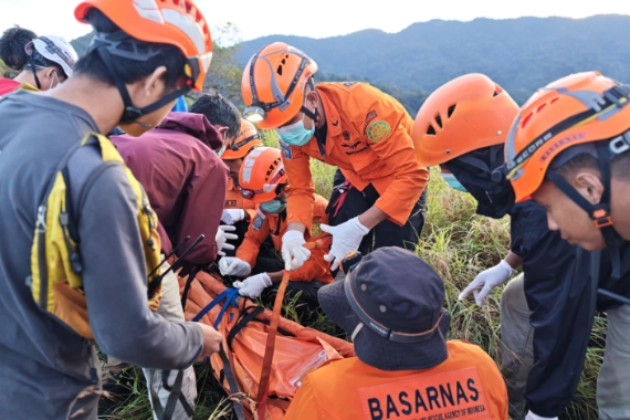 Tersambar Petir, Satu Pendaki Gunung Monrolo Tewas