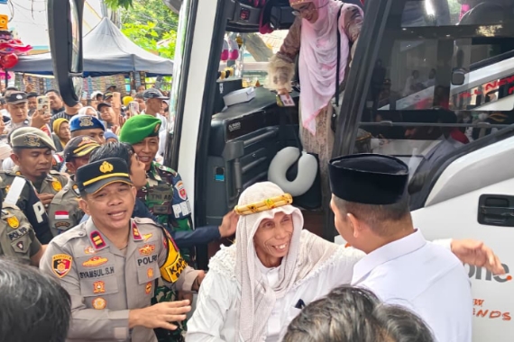 Bupati Bantaeng Sambut Tamu Allah dengan Haru