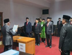 Wakil Bupati Bantaeng, H. Sahabuddin melantik Muh. Rivai Nur